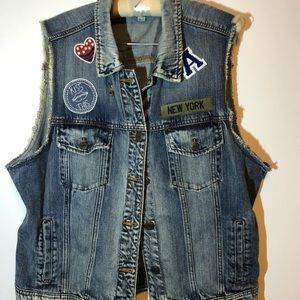 American Eagle Outfitters Jackets & Coats - American Eagle denim jean vest - XL American Eagle Outfitters Jackets & Coats - American Eagle denim jean vest - XL